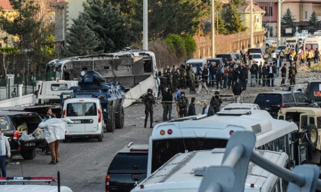 Thổ Nhĩ Kỳ: Đánh bom xe, ít nhất 7 cảnh sát thiệt mạng